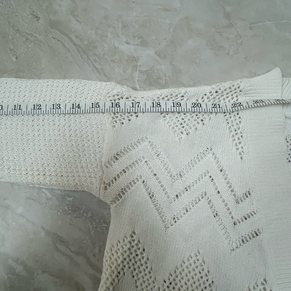 Cream crochet knit cardigan size small. - Picture 3 of 6